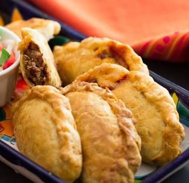 Single Empanada Chicken.